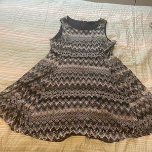 Black and White Geo-Print Dress. Size 16